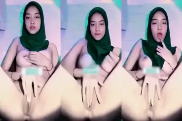 Bokep Hijab Sarah Colmek Basah Solo Intens, Lumer HD poster